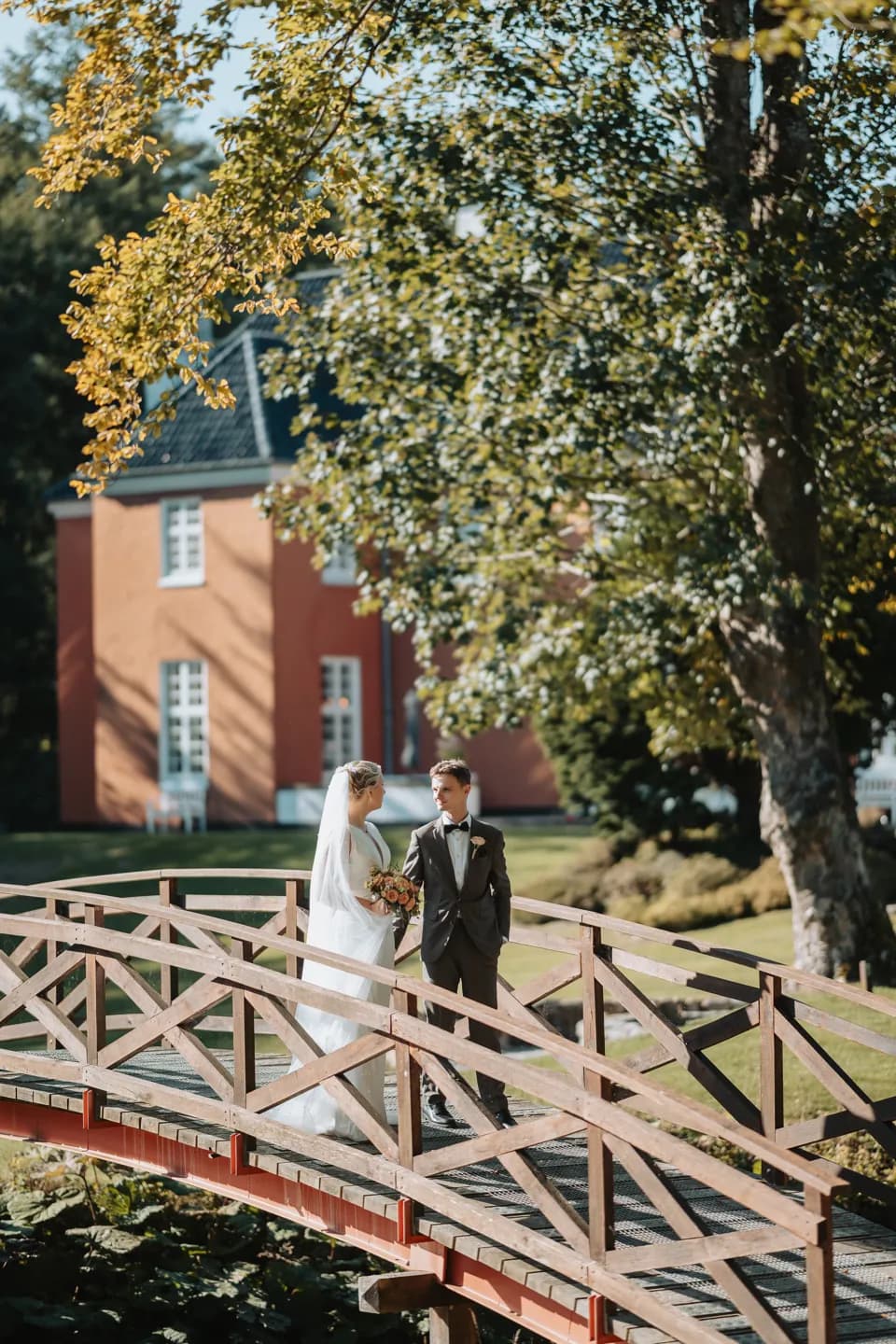Wedding guests at a Sinatur venue